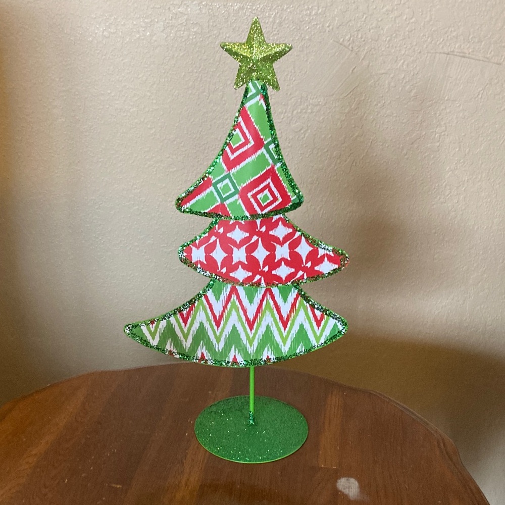 Festive Green and Red Holiday Tree Decoration